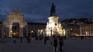 Praca do Comercio bei Nacht