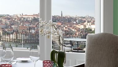 Hotel-Restaurant mit Blick auf Porto